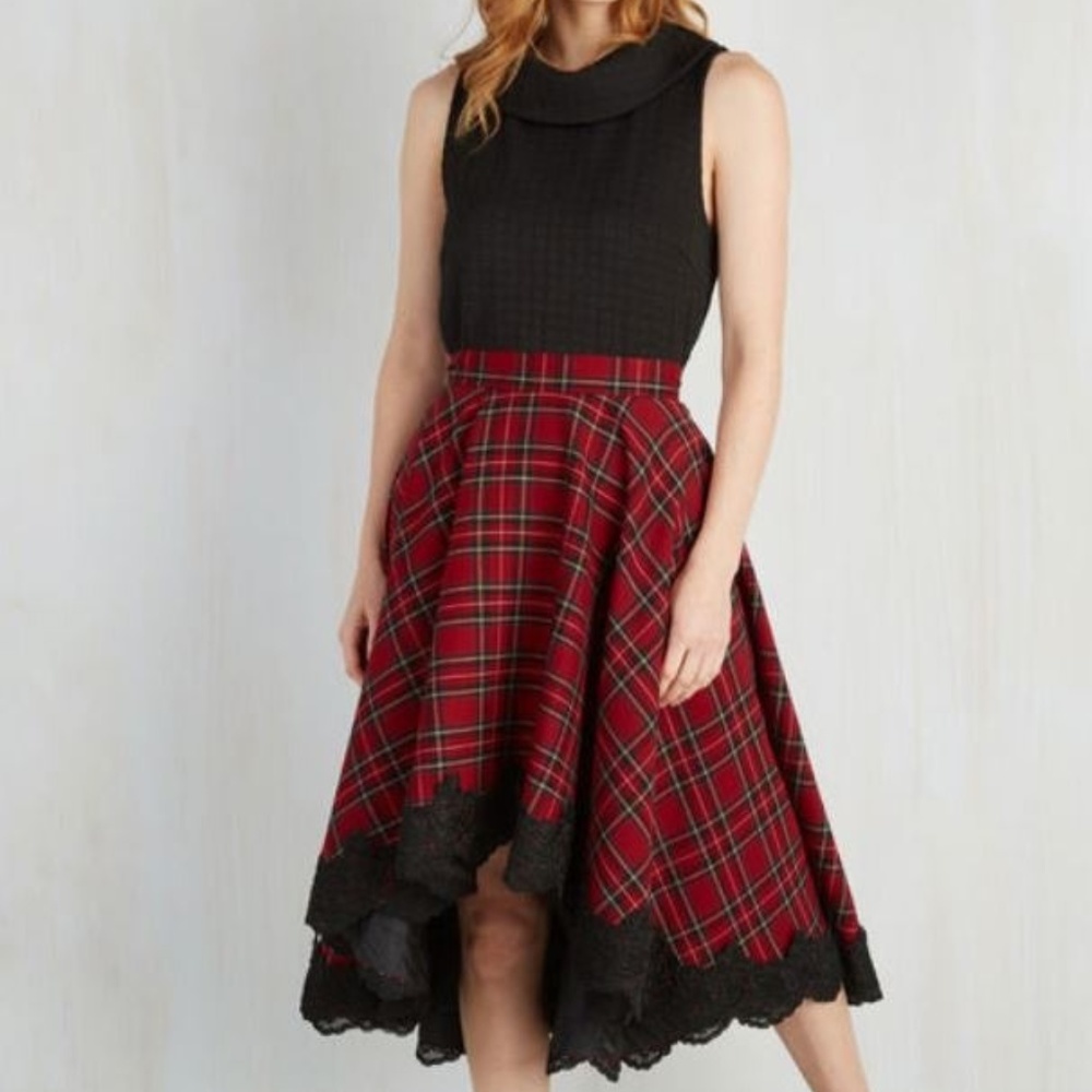 NWT -- STUNNING -- Red Plaid Holiday Skirt